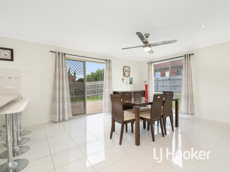 8 Spencer Place, Pakenham VIC 3810