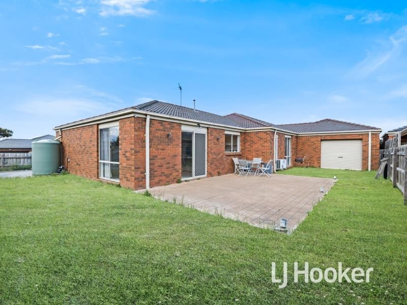 8 Spencer Place, Pakenham VIC 3810