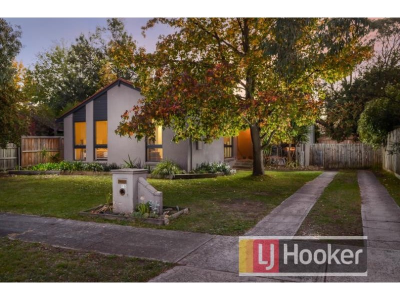 15 Selkirk Court, Berwick VIC 3806