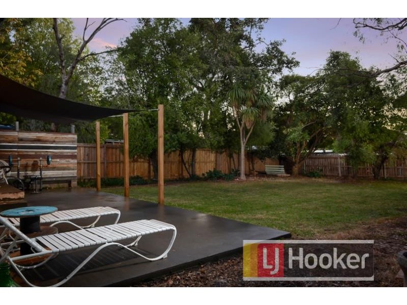 15 Selkirk Court, Berwick VIC 3806