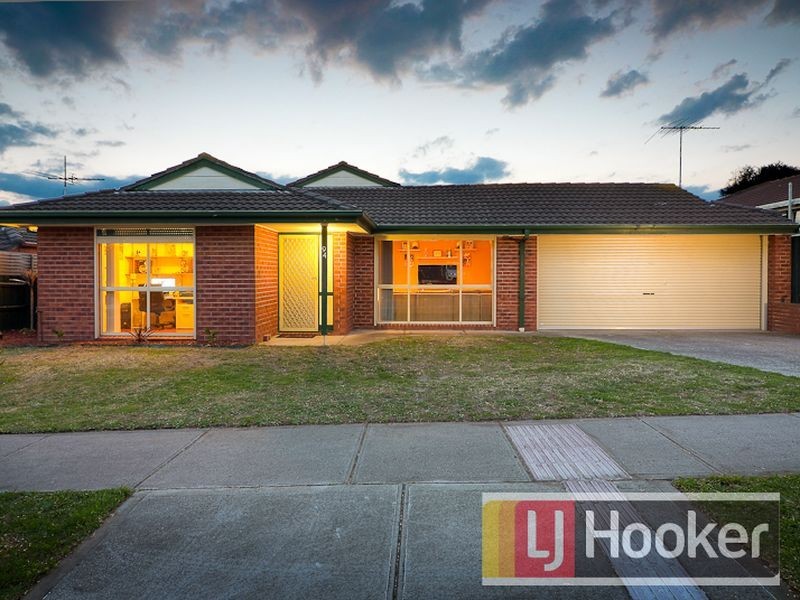 94 Courtenay Avenue, Cranbourne North VIC 3977