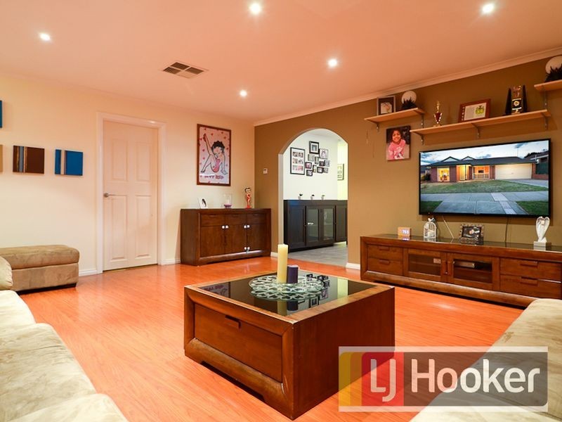 94 Courtenay Avenue, Cranbourne North VIC 3977