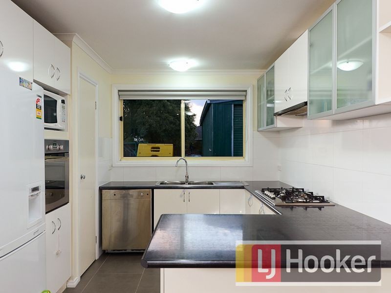 94 Courtenay Avenue, Cranbourne North VIC 3977