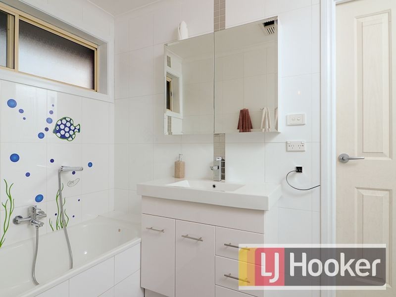 94 Courtenay Avenue, Cranbourne North VIC 3977