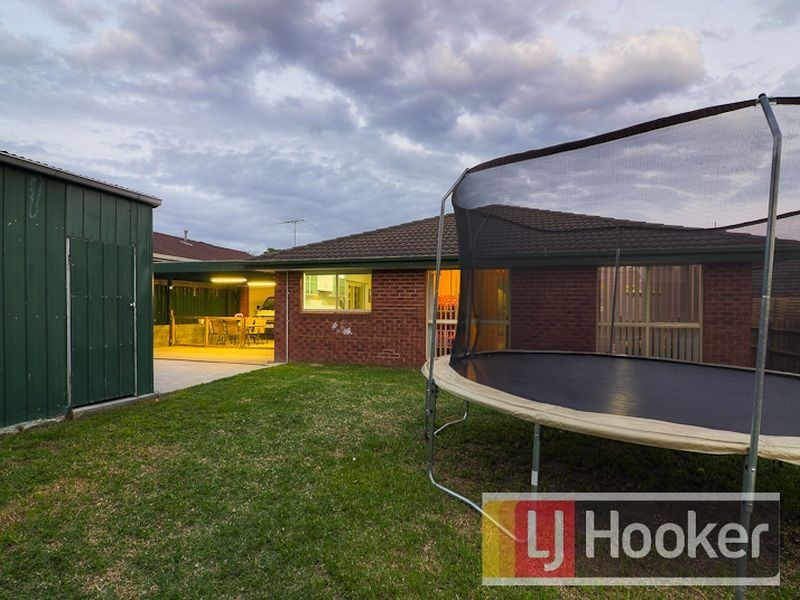 94 Courtenay Avenue, Cranbourne North VIC 3977