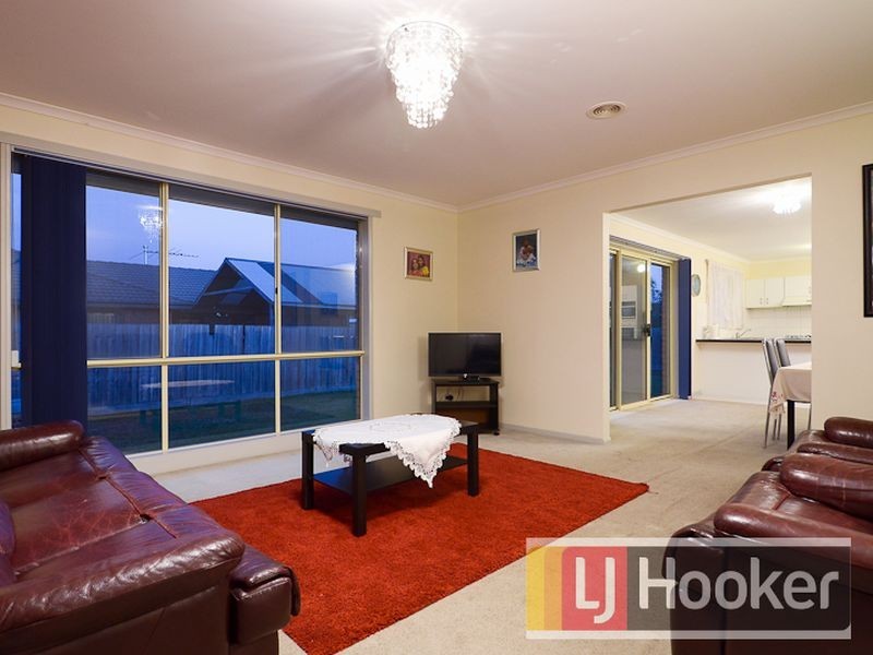 23 Karoonda Way, Hampton Park VIC 3976