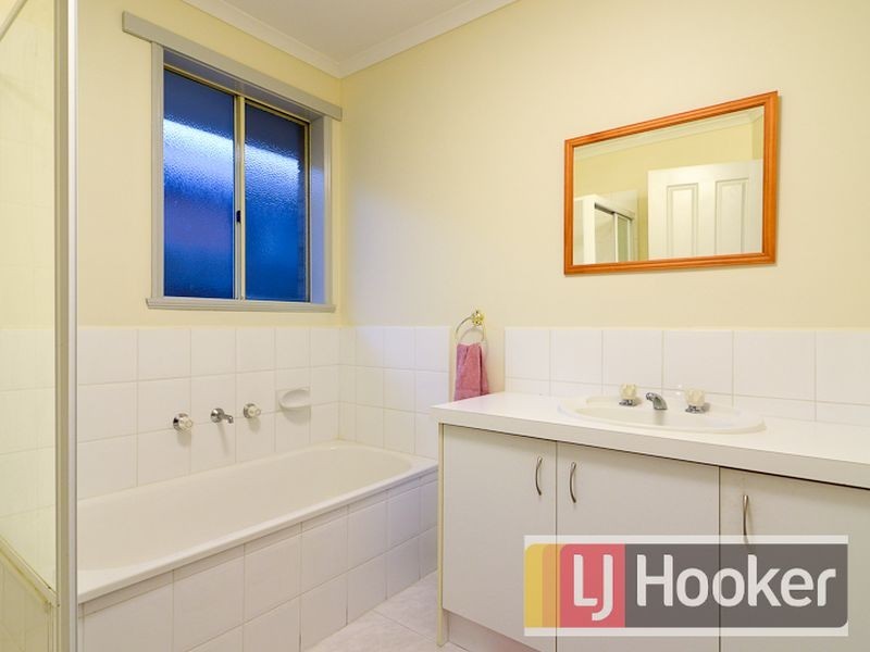 23 Karoonda Way, Hampton Park VIC 3976