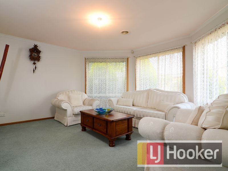 9 Manatoka Crescent, Hampton Park VIC 3976