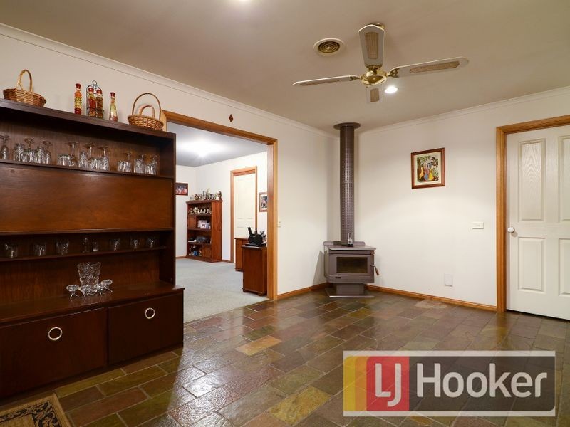 9 Manatoka Crescent, Hampton Park VIC 3976