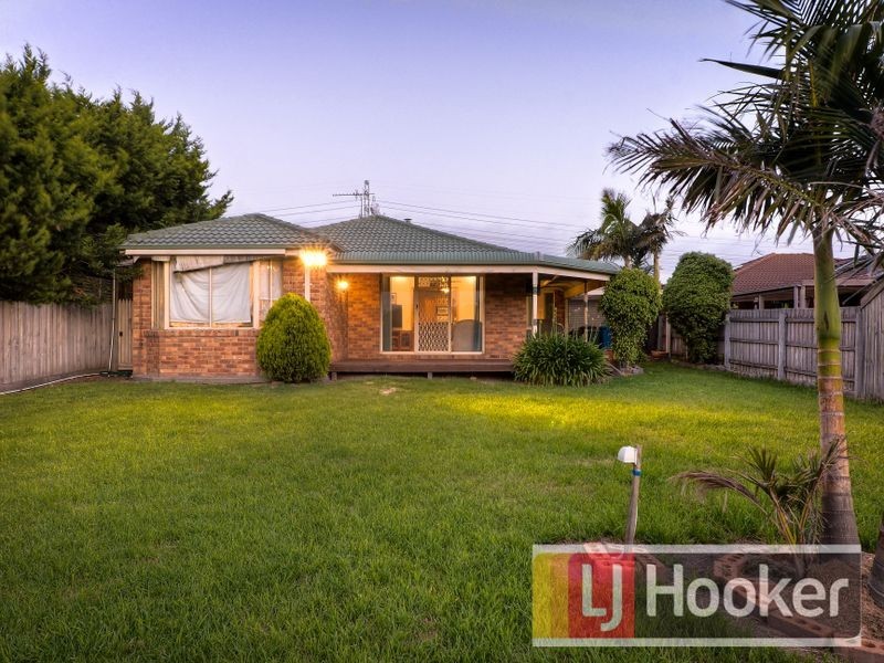 9 Manatoka Crescent, Hampton Park VIC 3976