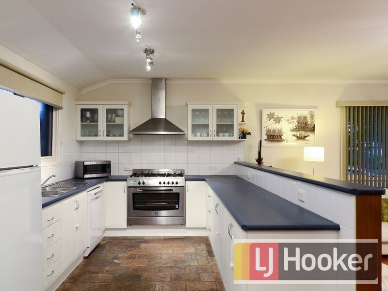 6 Hampton Drive, Hampton Park VIC 3976