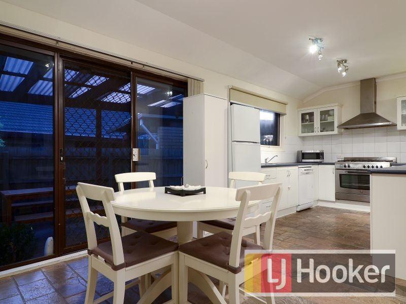 6 Hampton Drive, Hampton Park VIC 3976