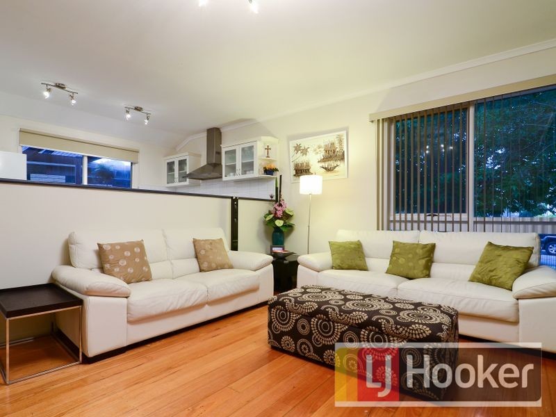 6 Hampton Drive, Hampton Park VIC 3976