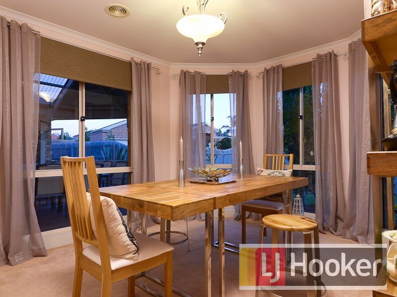 2 Floral Gardens, Narre Warren South VIC 3805