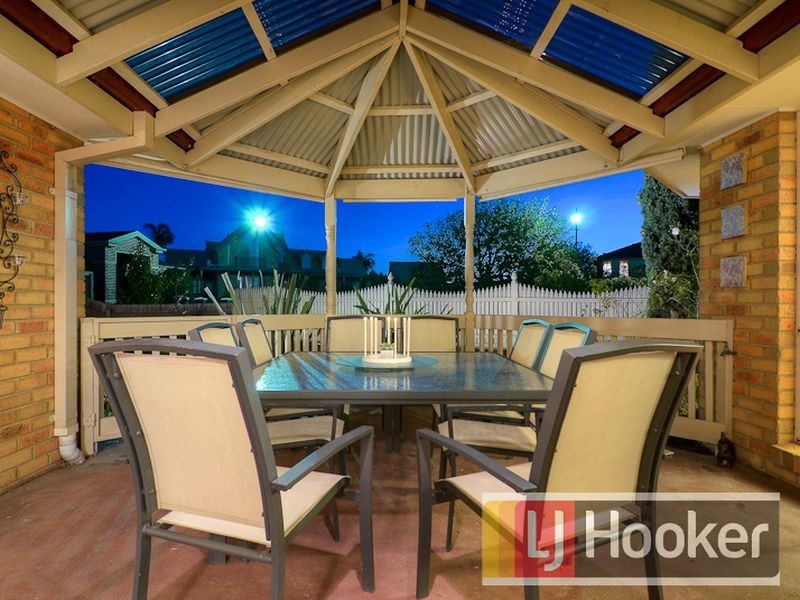 2 Floral Gardens, Narre Warren South VIC 3805