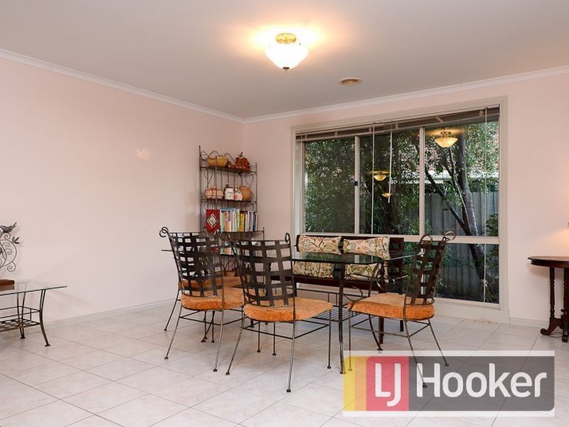 2 Floral Gardens, Narre Warren South VIC 3805