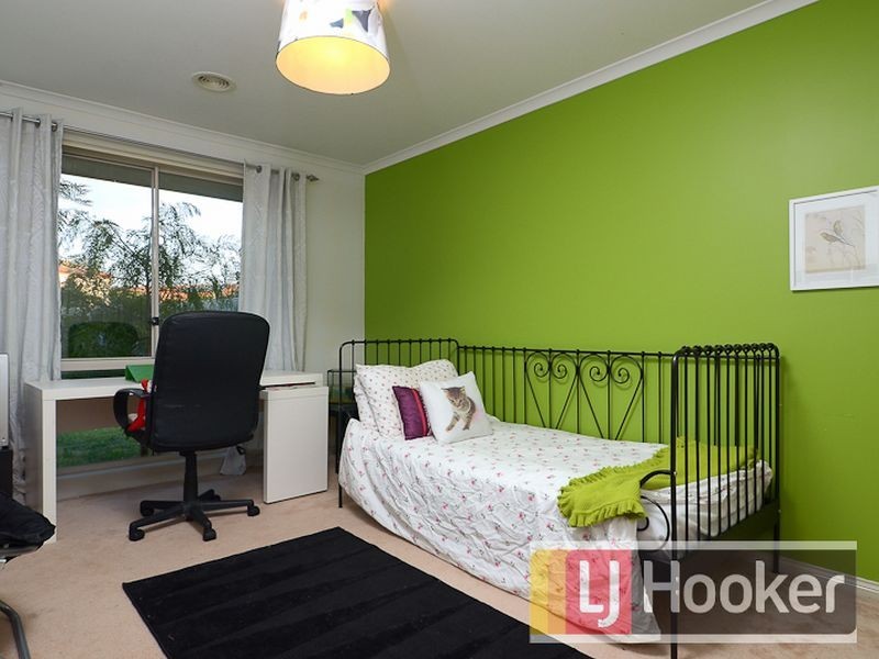 2 Floral Gardens, Narre Warren South VIC 3805