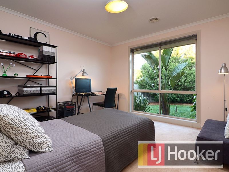2 Floral Gardens, Narre Warren South VIC 3805