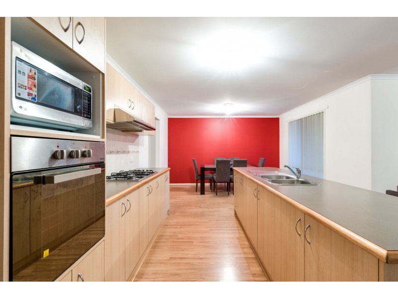 13 Allara Drive, Hampton Park VIC 3976