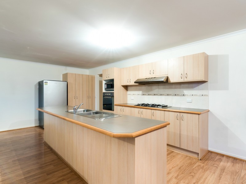 13 Allara Drive, Hampton Park VIC 3976