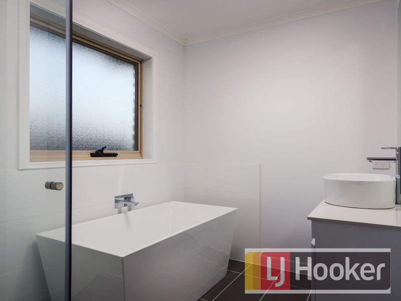 18 Debanne Court, Narre Warren VIC 3805