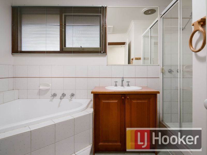 7 Oxenford Rise, Narre Warren South VIC 3805