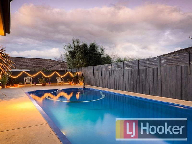 124 The Promenade, Narre Warren South VIC 3805