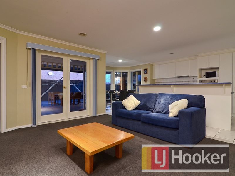 124 The Promenade, Narre Warren South VIC 3805