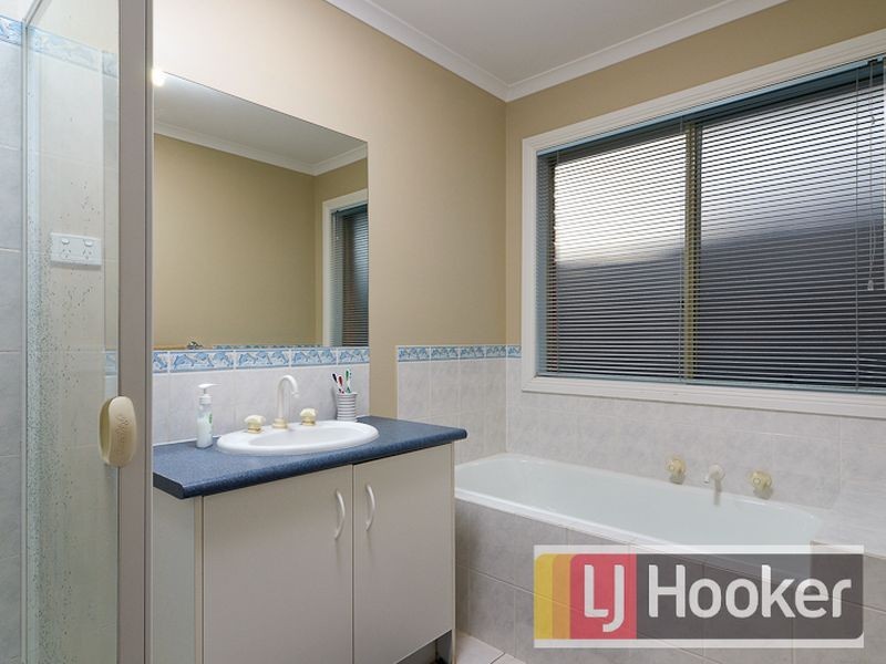 124 The Promenade, Narre Warren South VIC 3805