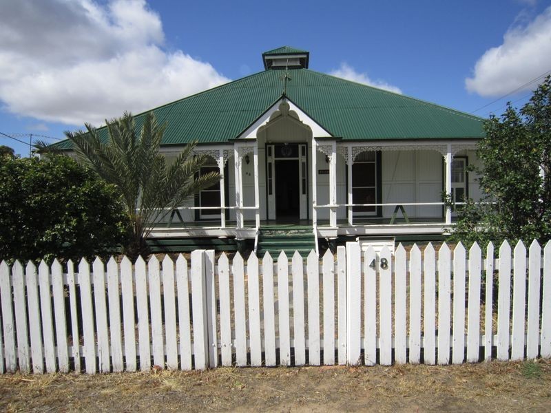 48 Bowen Street, Roma QLD 4455