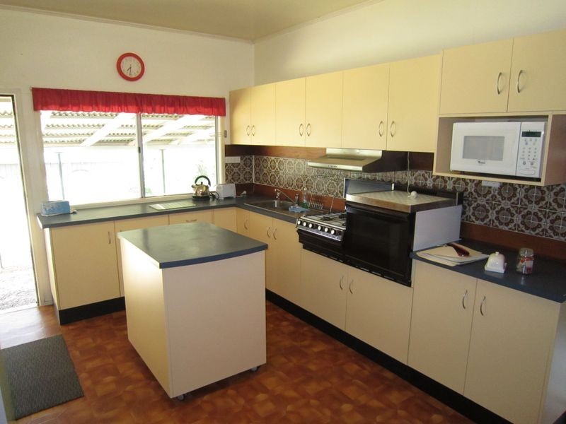 48 Bowen Street, Roma QLD 4455