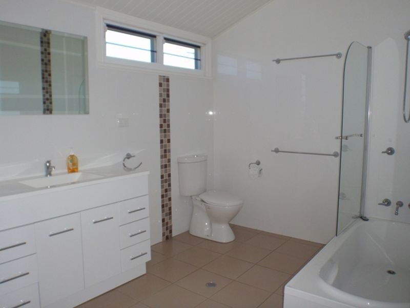 2-26 Ivy Street, Roma QLD 4455