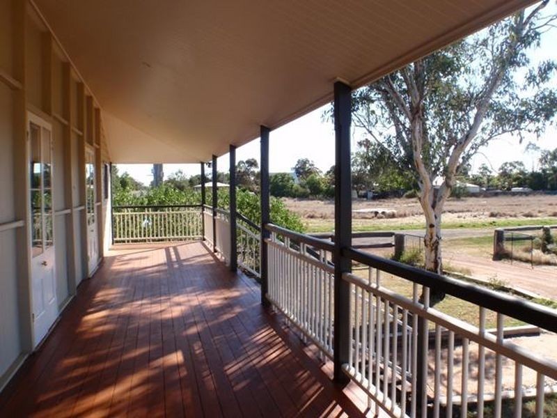 2-26 Ivy Street, Roma QLD 4455