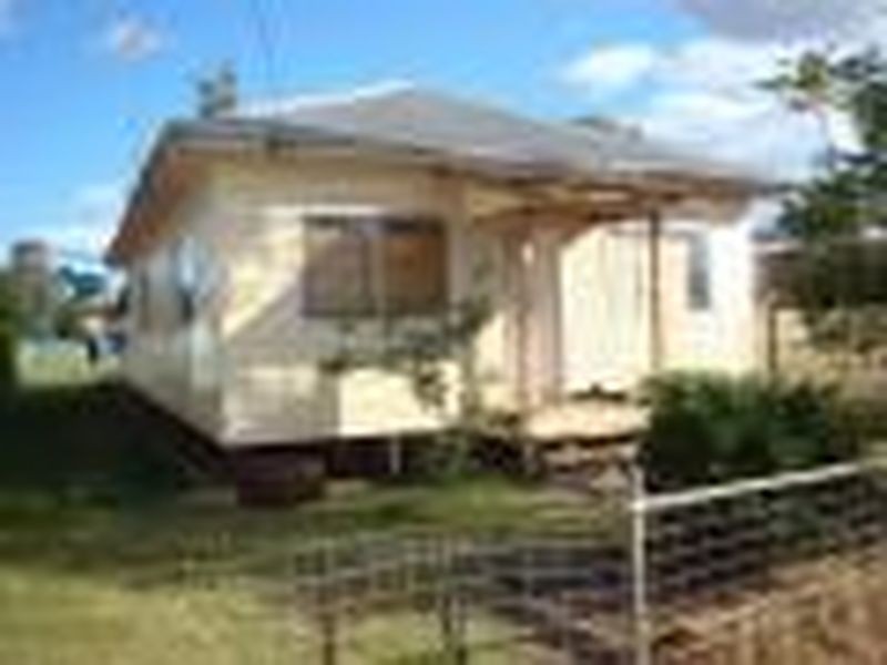 90 EDWARD STREET, Charleville QLD 4470