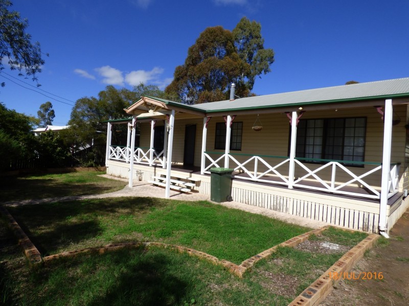 6 Beitz Street, Roma QLD 4455