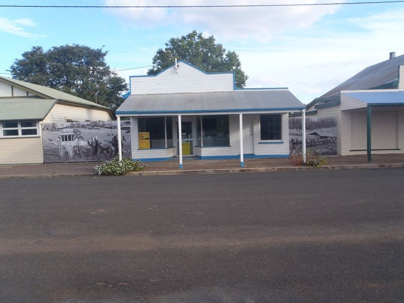 24 Stephenson Street, Yuleba QLD 4427