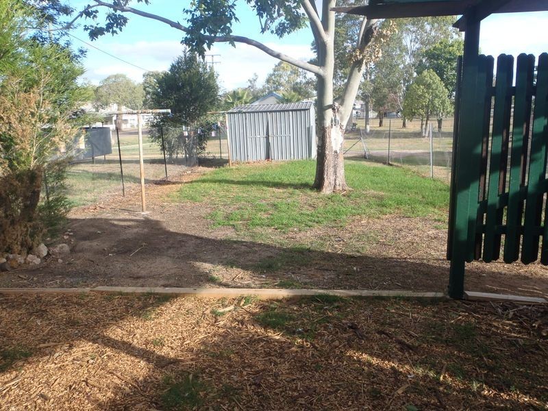 24 Stephenson Street, Yuleba QLD 4427