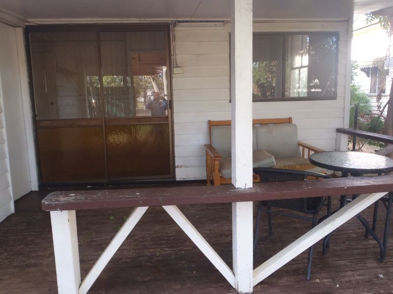 24 Stephenson Street, Yuleba QLD 4427