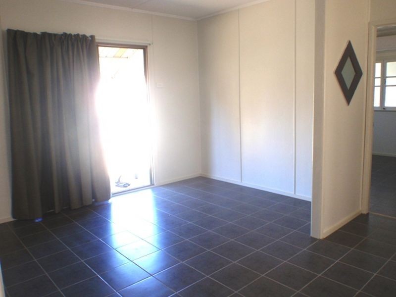 25 Charles Street, Roma QLD 4455