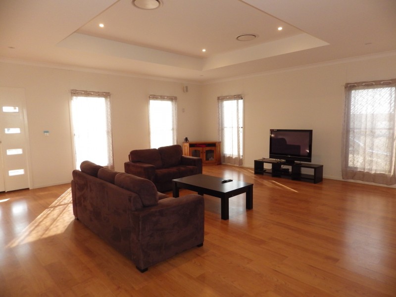 6 Lockyer Crescent, Roma QLD 4455