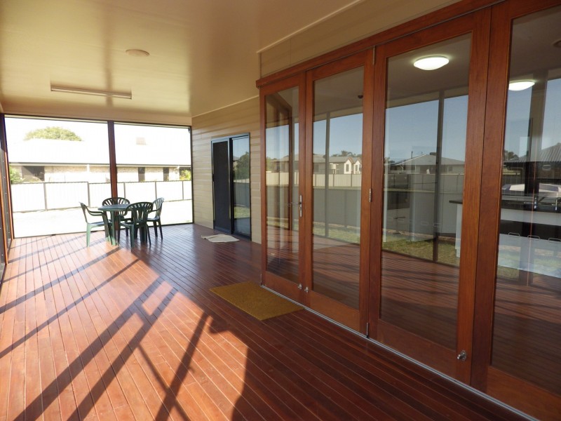6 Lockyer Crescent, Roma QLD 4455