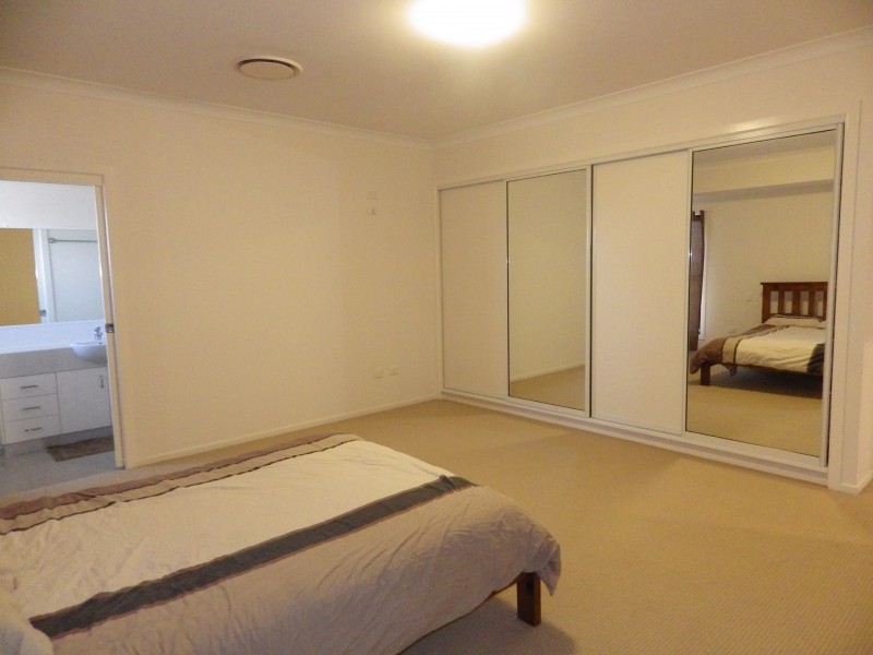 6 Lockyer Crescent, Roma QLD 4455