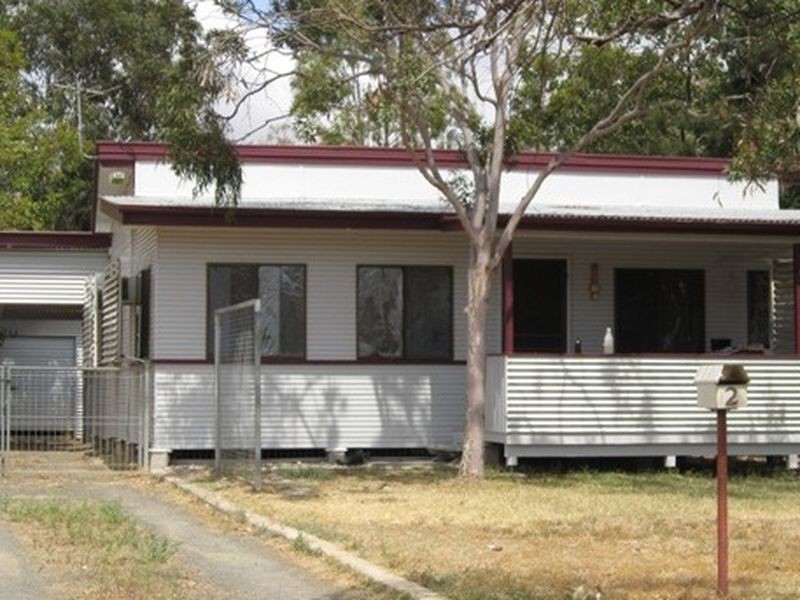 2 Lovell Street, Roma QLD 4455