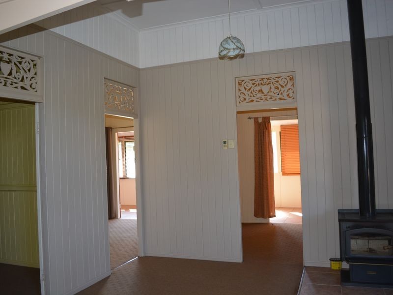 30 Northern Road, Roma QLD 4455