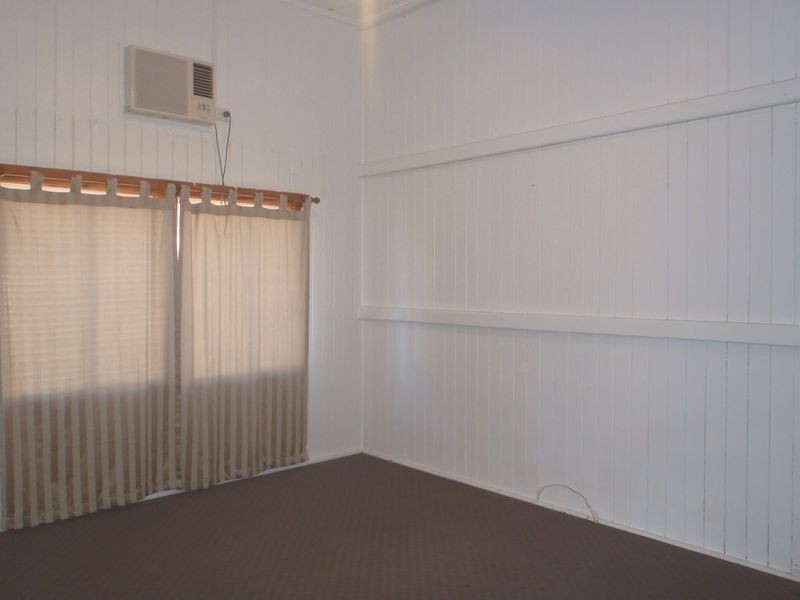 17 Lovell Street, Roma QLD 4455