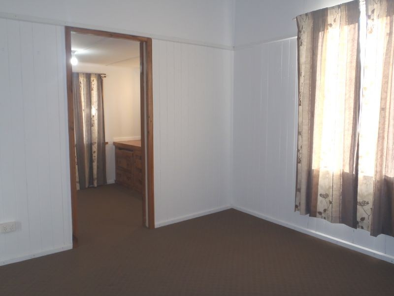 17 Lovell Street, Roma QLD 4455