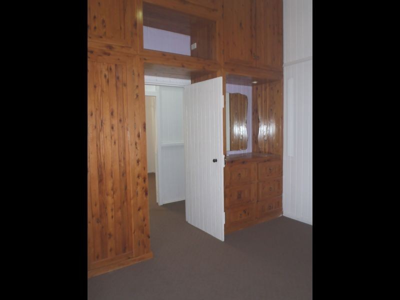 17 Lovell Street, Roma QLD 4455