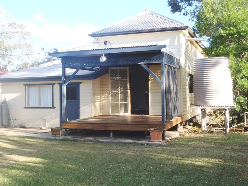 17 Lovell Street, Roma QLD 4455