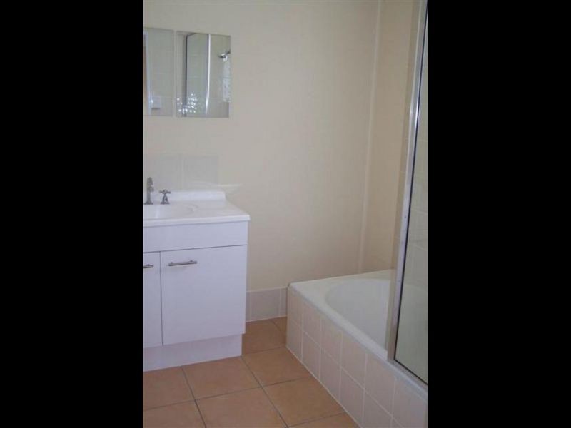 13 Alfred Street, Roma QLD 4455