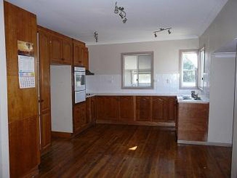 80 Oxford Street, Mitchell QLD 4465